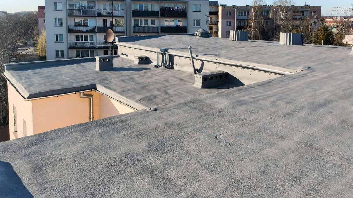Docieplenie dachu pianą pur. Skorzystaj z programu “Czyste Powietrze”